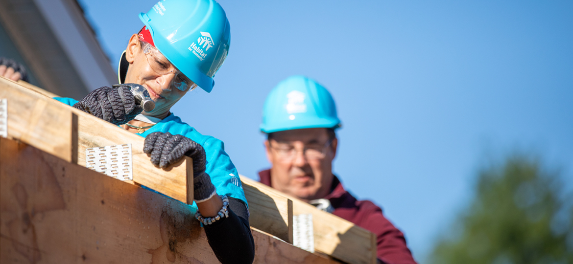 Become a construction Crew Leader with habitat for Humanity in Calgary