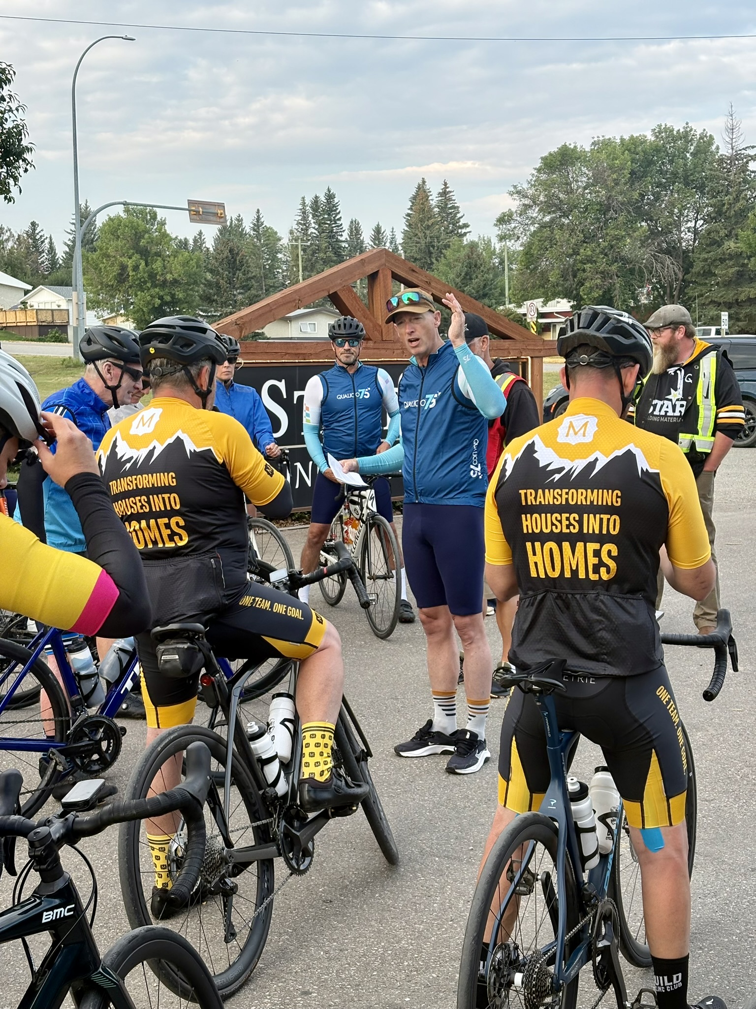 Ken Crockett gives speech to cyclists.