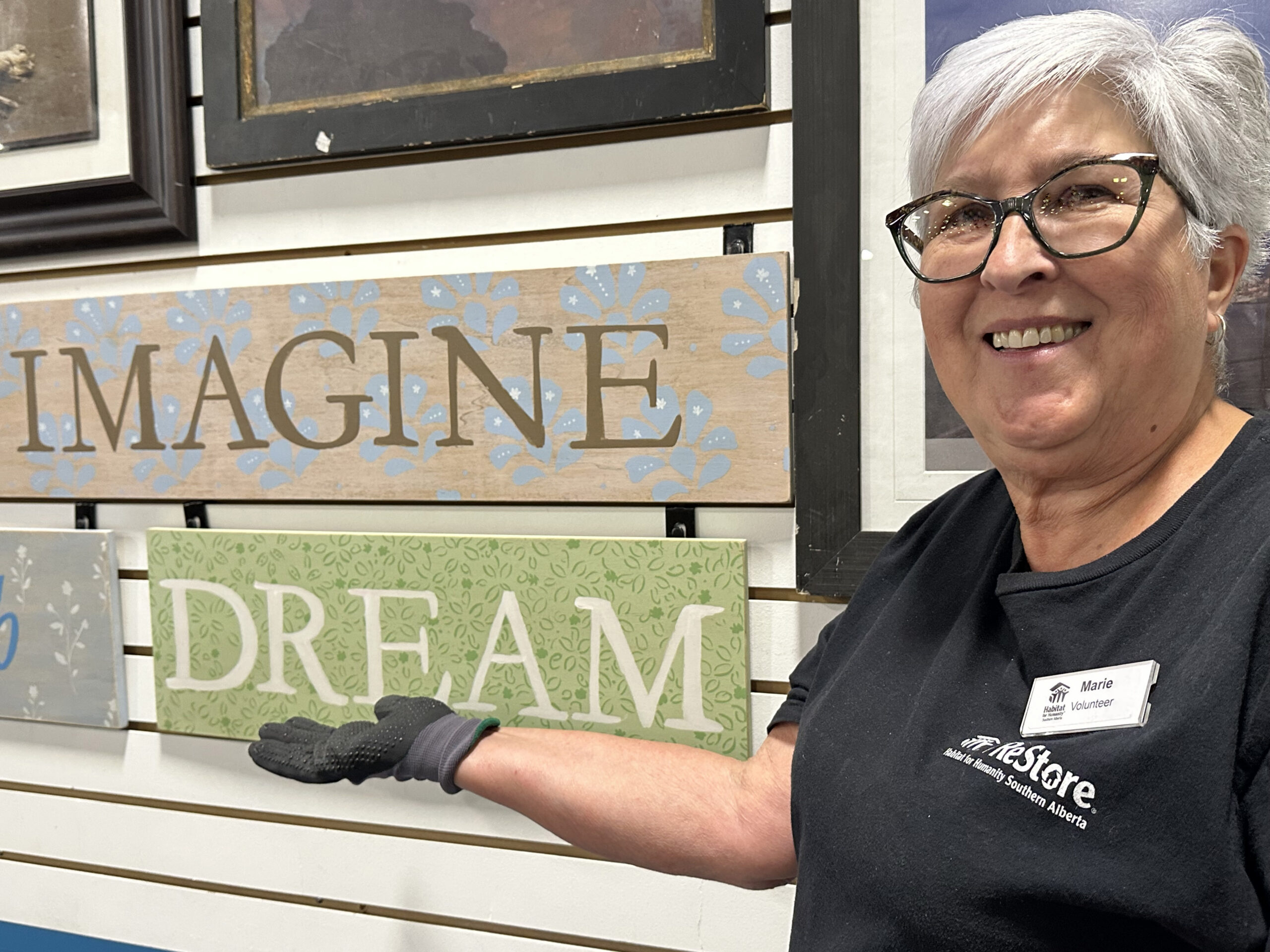 Marie points to a Dream sign.